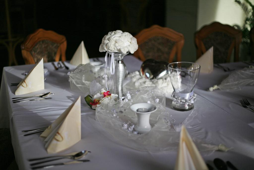 Hotel Zlaty Jelen Horažďovice Dış mekan fotoğraf